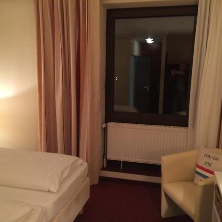 Hotel Waldkur Leer Exterior foto